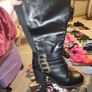Torrid boots size 9